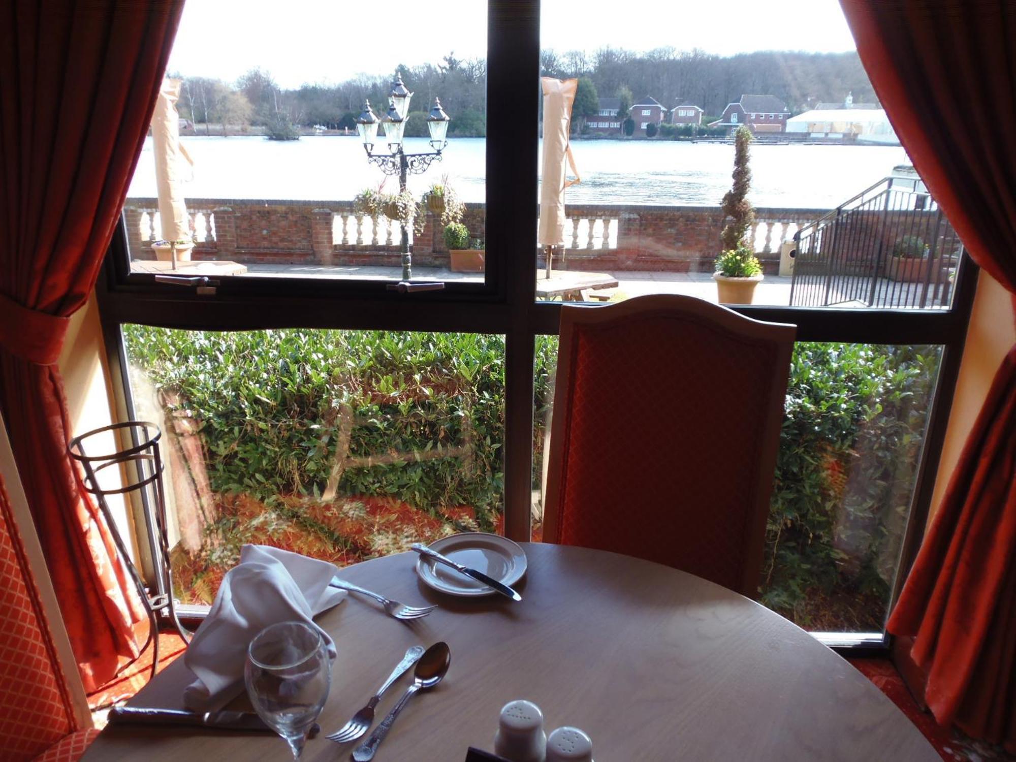 Lakeside International Hotel Кэмберлей Экстерьер фото