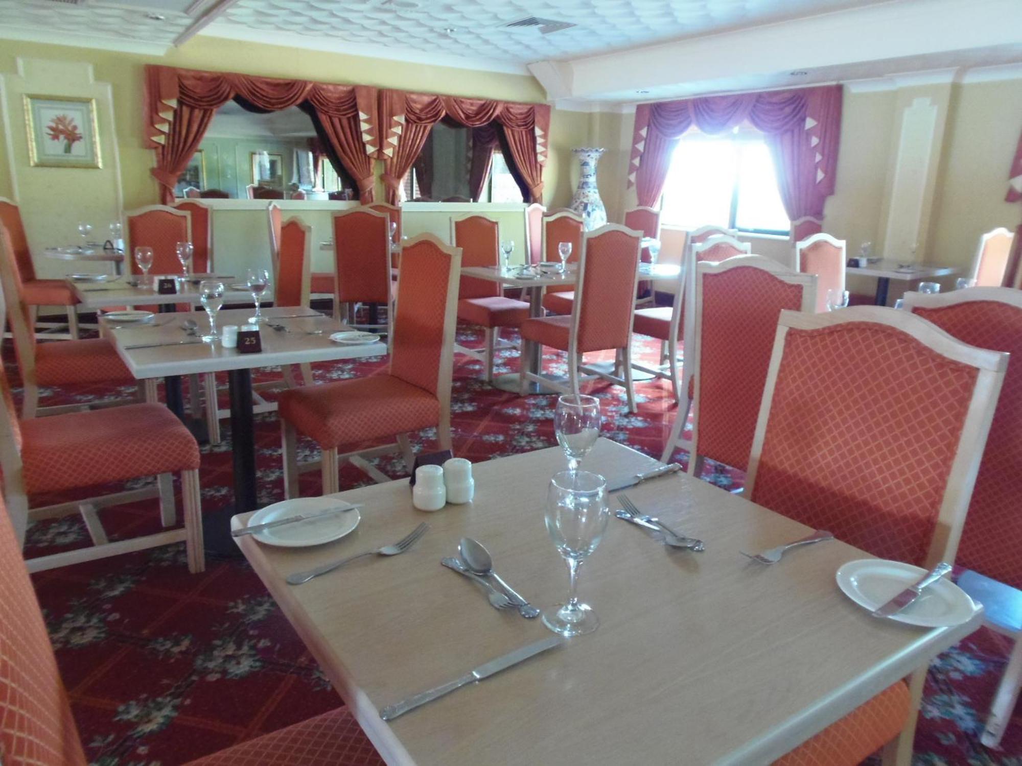 Lakeside International Hotel Кэмберлей Экстерьер фото